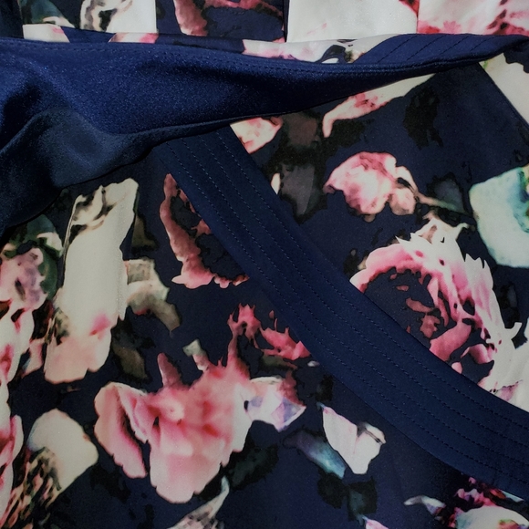 Finders Keepers Mini Dress Back slit Medium - Picture 10 of 15